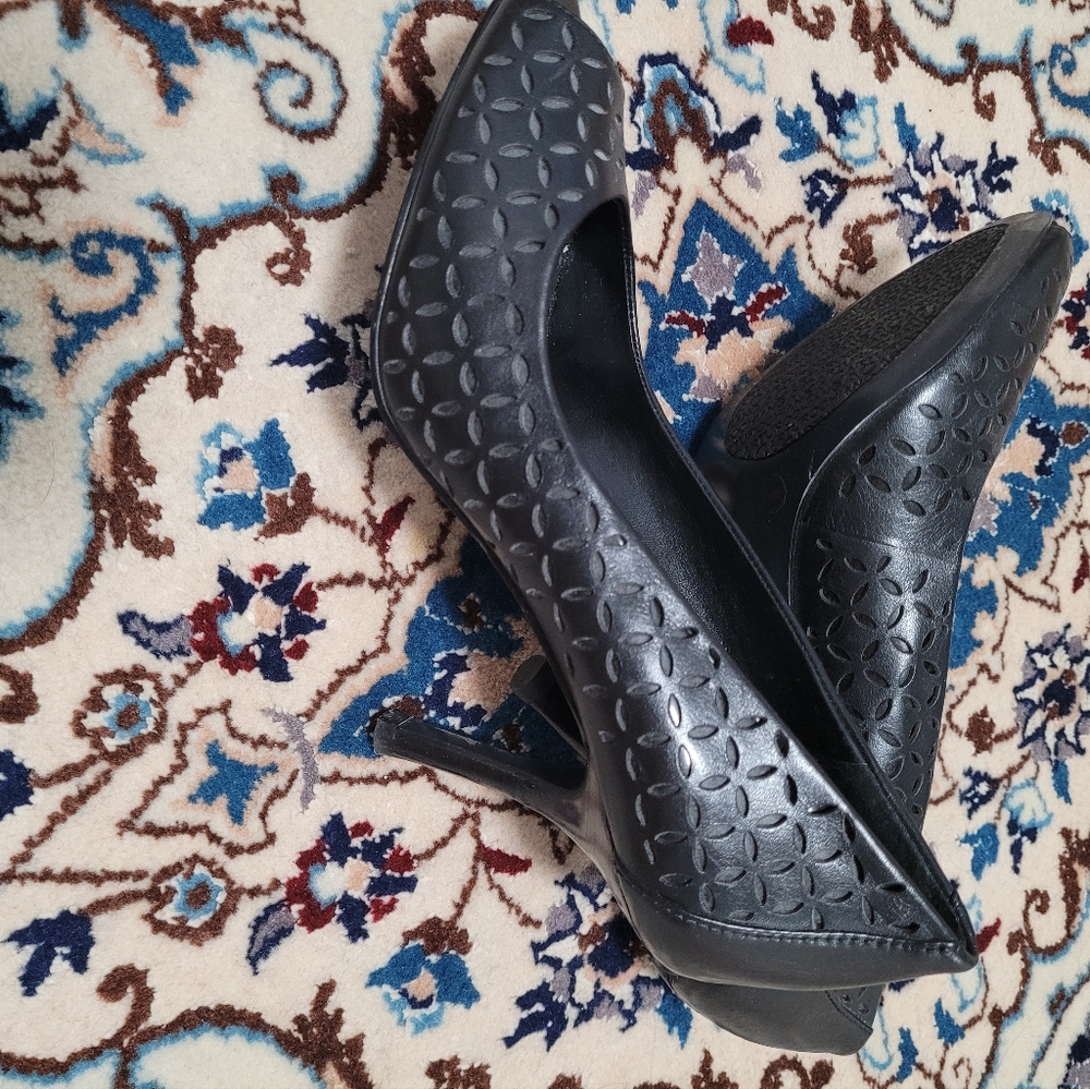 Shoes - Picture 2 of 2